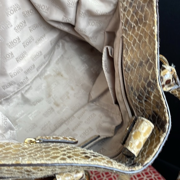 Michael Kors Snakeskin Bag! EST. 1981 Gold embellishments. - Picture 8 of 17